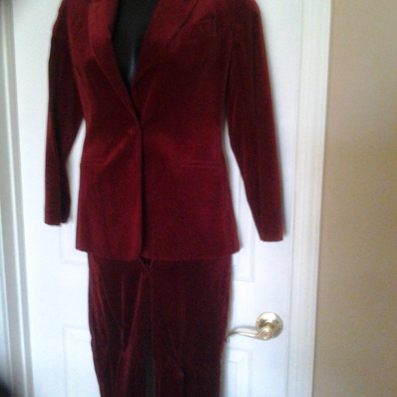 Dark red velvet jacket and slacks - Picture 2 of 5